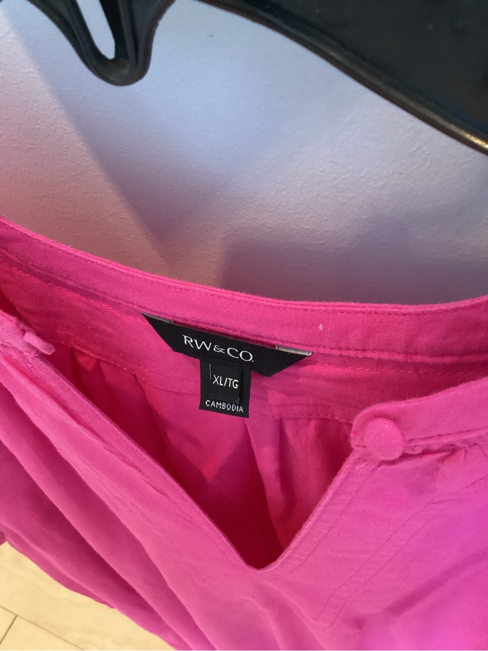 RW&CO. Puff Sleeve Blouse in Hot Pink. 55% linen.NWOT - Picture 2 of 5